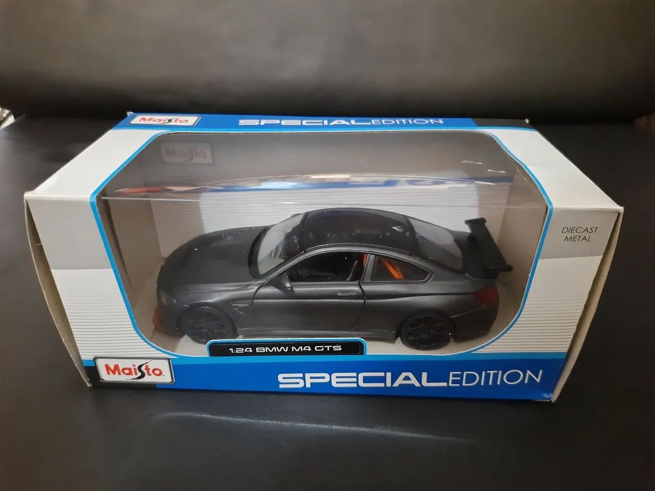 Miniatura BMW M4 GTS Special Edition 1/24 Maisto.