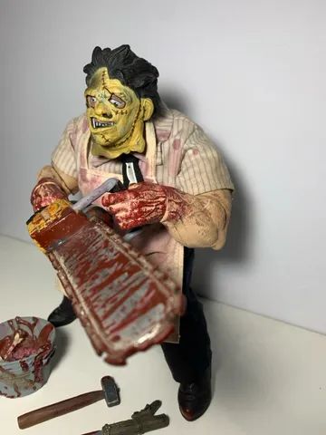 Leatherface Massacre Da Serra Elétrica Mezco 23cm - Foto 2
