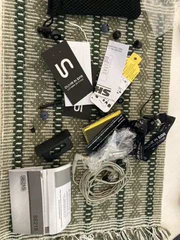 Fone de Ouvido Profissional In-Ear Shure SE215, Transparente