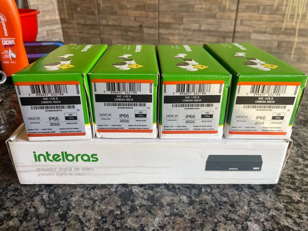 Dvr 4 canais intelbras com 4 câmeras.  - Foto 4