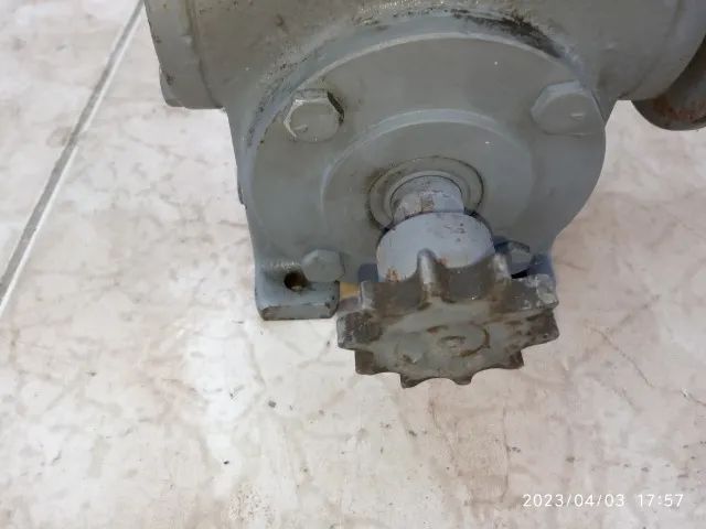 Redutor de pequeno porte relação 1\50 rosca-sem-fim\coroa - Foto 2