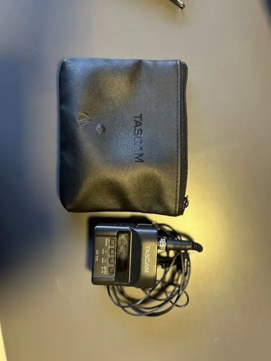 Microfone gravador Lapela Tascam DR-10L