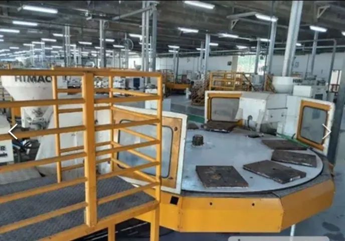 Maquina Injetora Rotativa Himaco para PVC expandido *faltando peças* - Foto 3