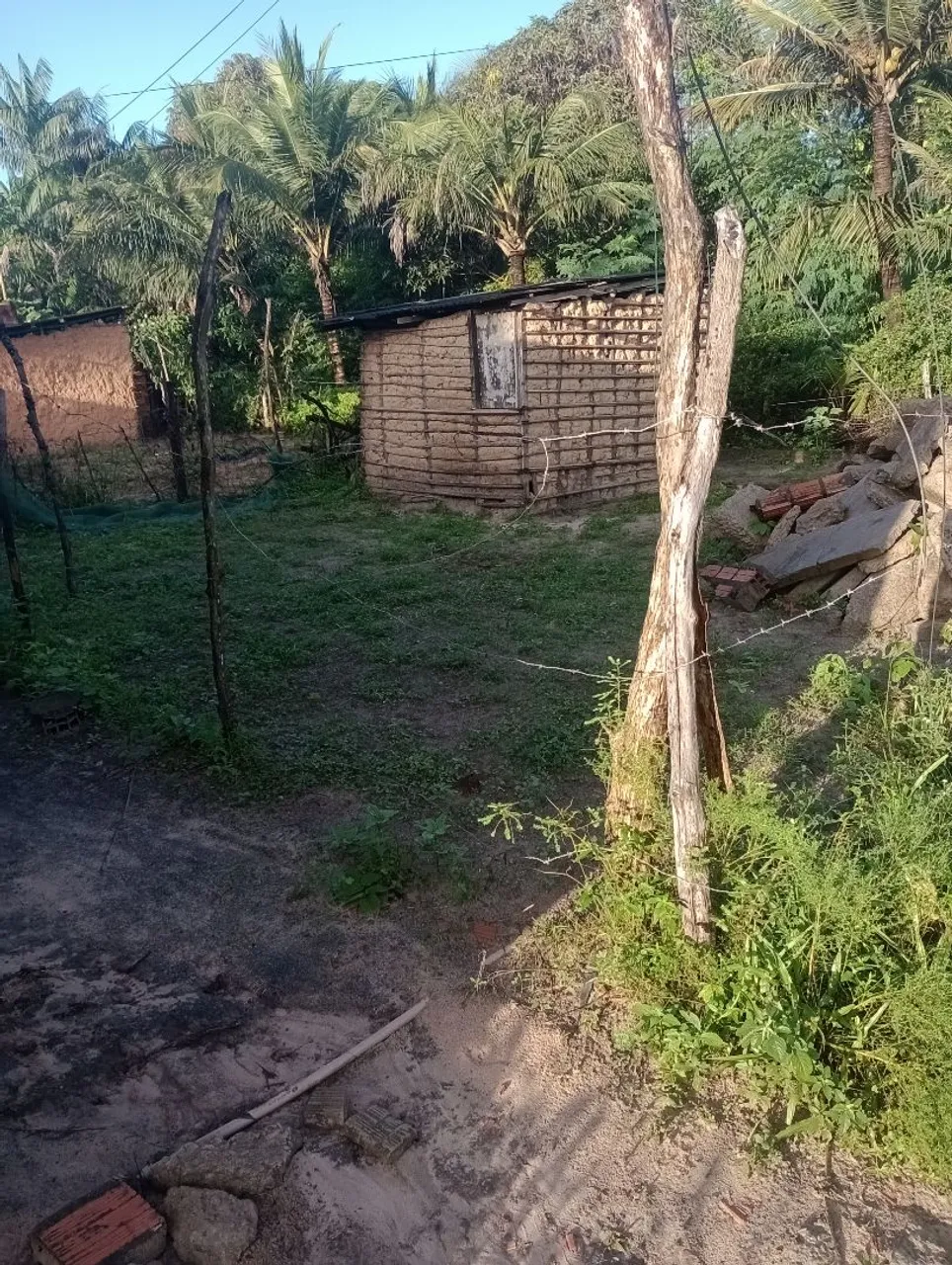 Terreno próximo a principal da vila do povo