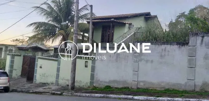 Casa de 2 quartos e vaga de garagem, em Itaipuaçu