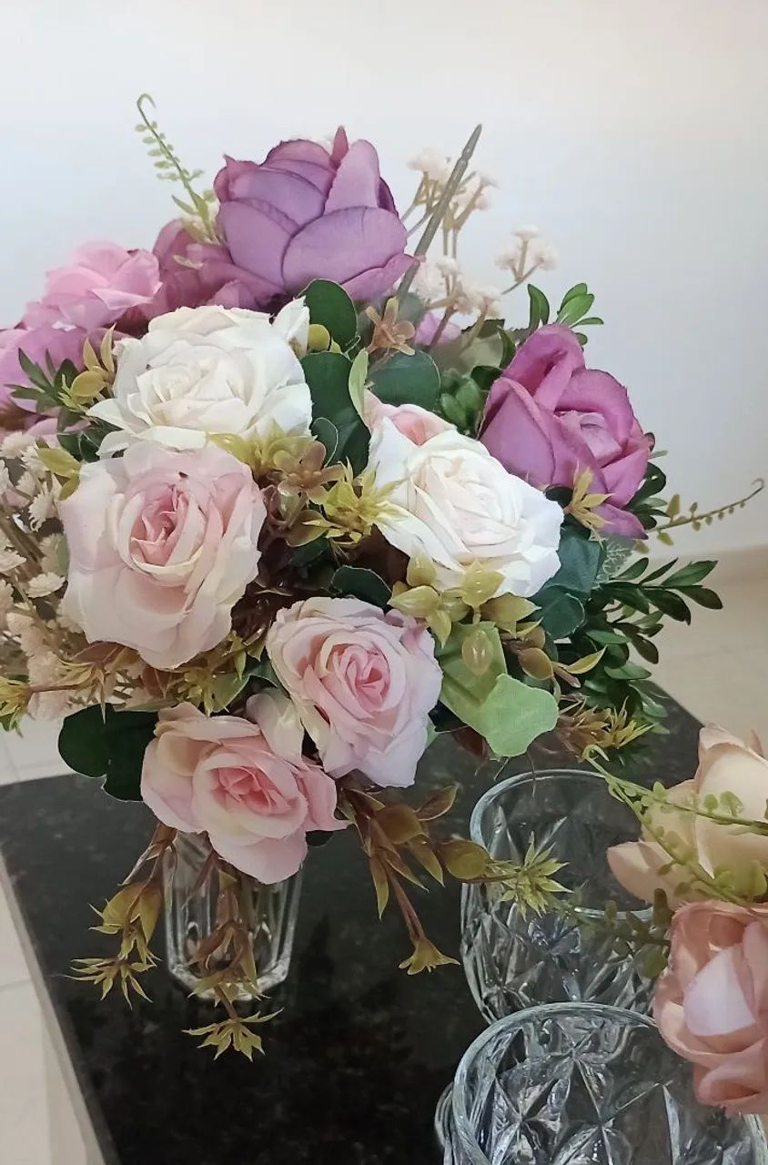 Lindo arranjo de flores artificiais - Foto 3