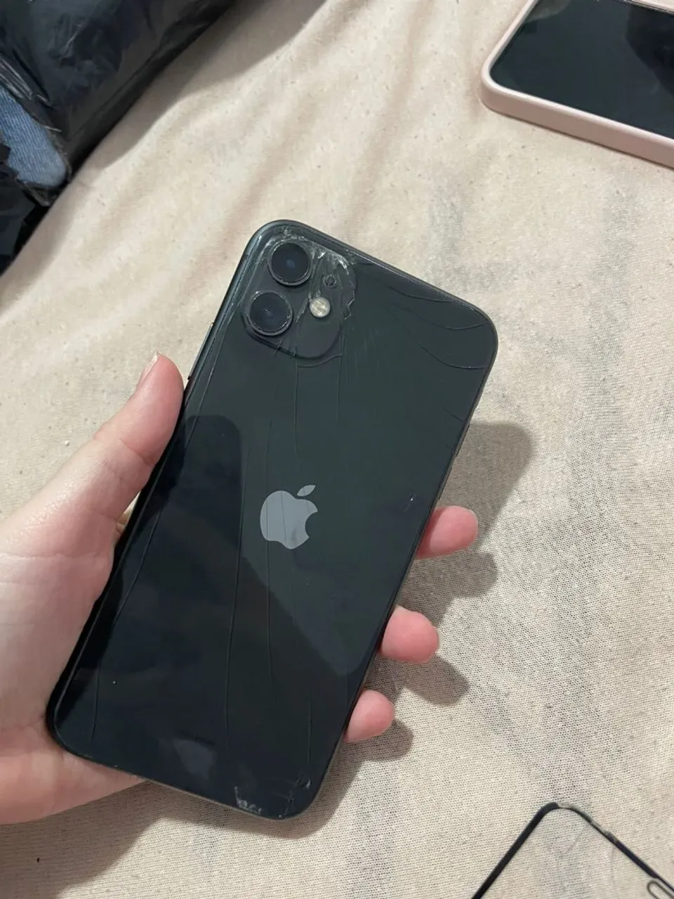 Carcaça Traseira iPhone Danificada