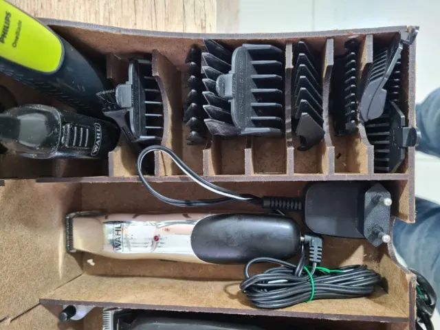 lote maquininha de cortar cabelo e barbeadores  ( usado) - Foto 4