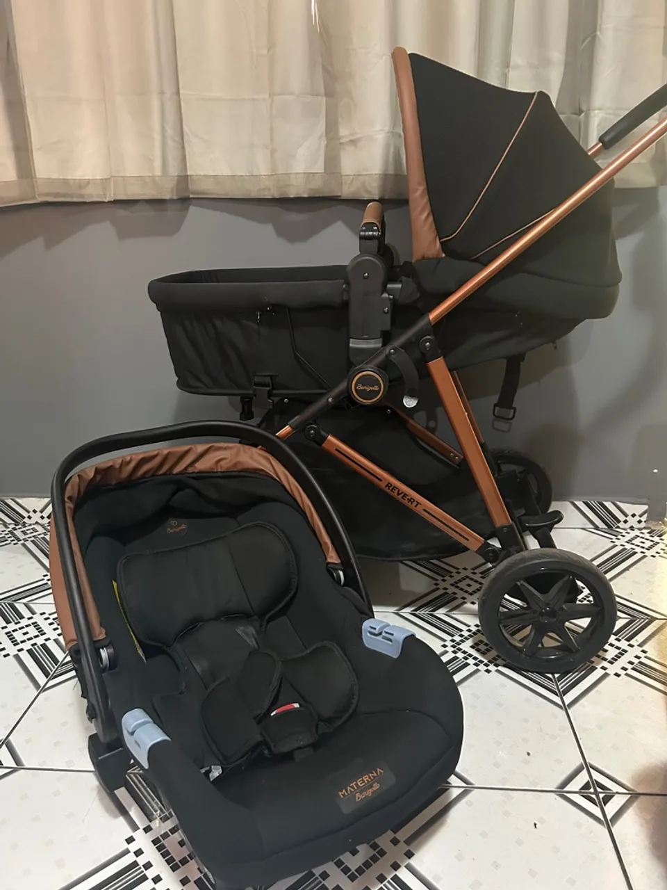 Carrinho de Bebê Revert + Bebê Conforto Materna