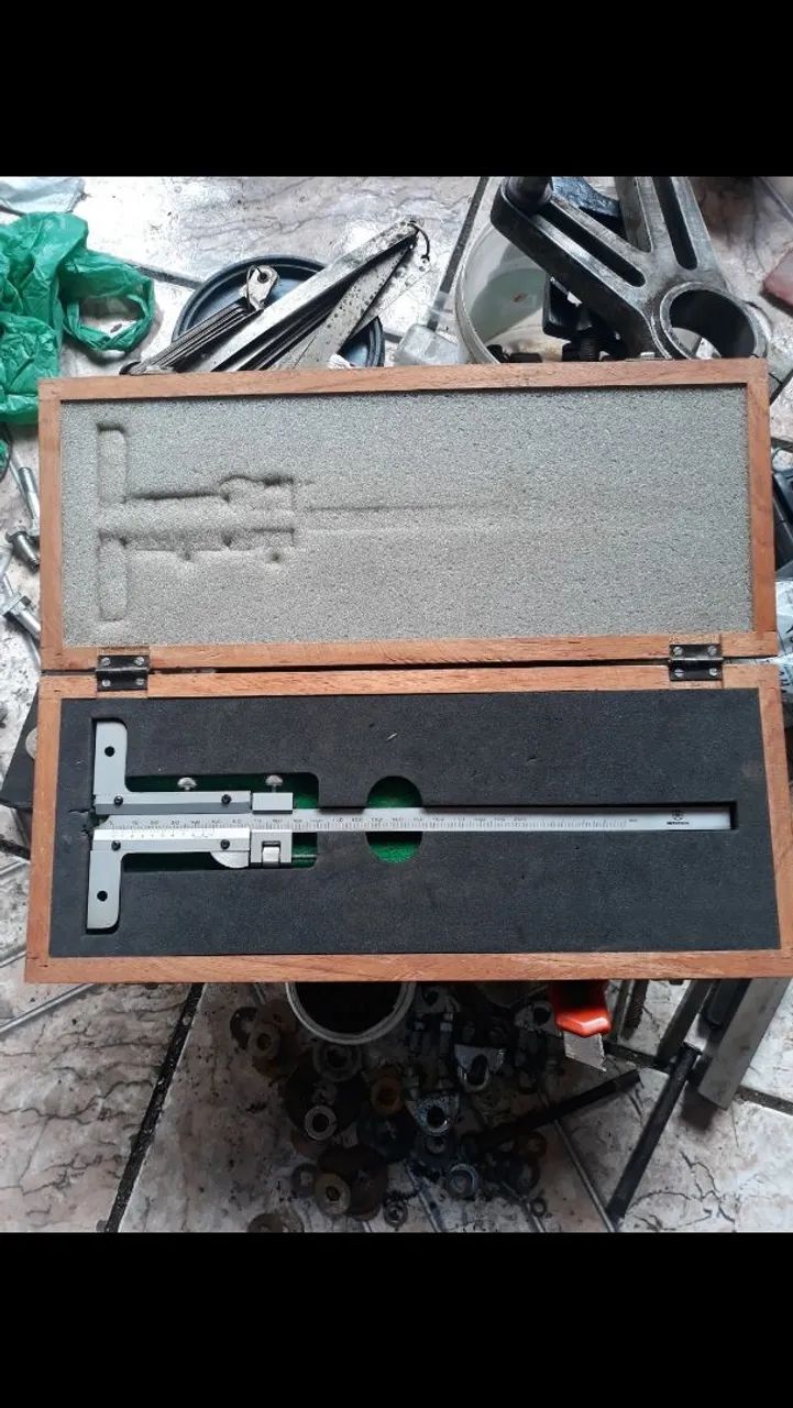 Paquimetro mitutoyo 200mm 