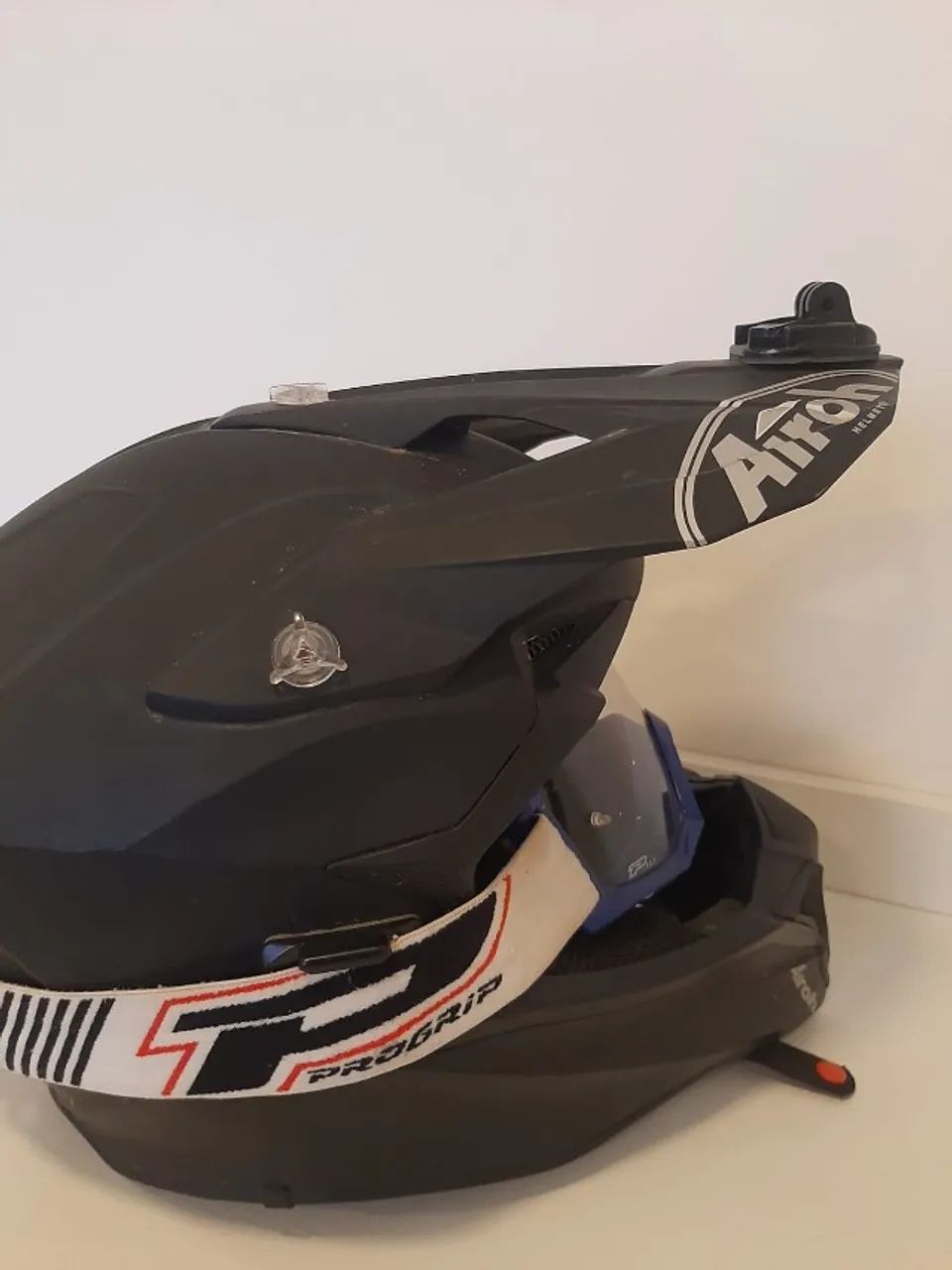 Capacete Airoh Wraap Color Preto Fosco  -  (Trilha usado + viseria azul )