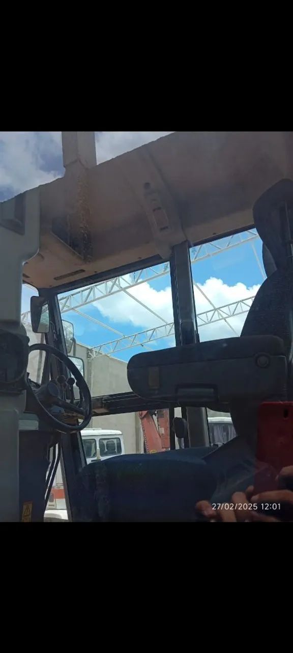 Máquina Motoniveladora em perfeita condições só pegar e trabalhar!