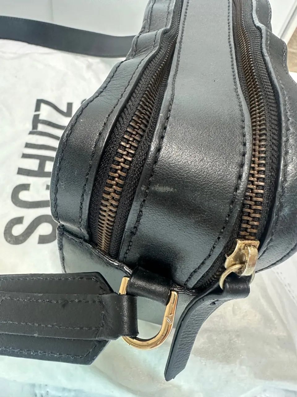 Bolsa Tiracolo Schutz Lili Matelassê Preta - Foto 2