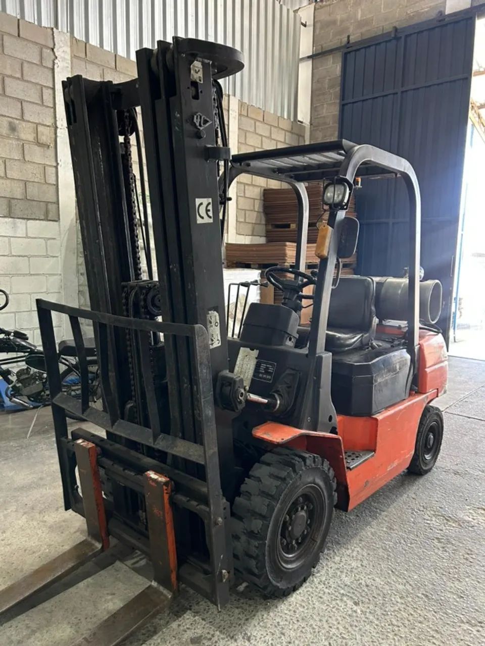 Vendo Empilhadeira Hangcha 2.5 Kg