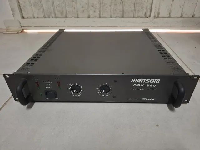 Amplificador Profissional Wattsom DBK 360 - Seminovo.