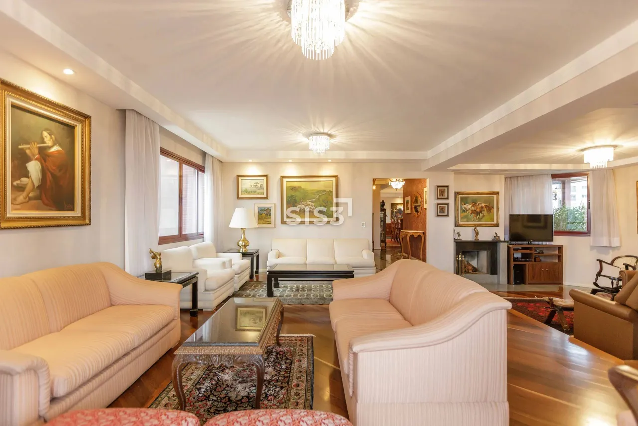 Apartamento a venda no Cabral | 5 quartos, 3 suítes