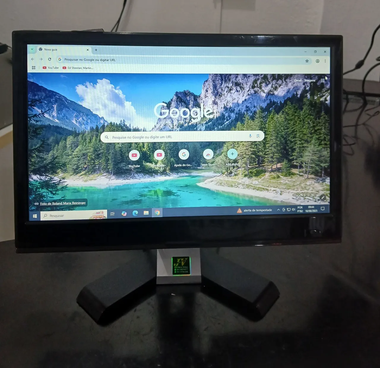 Monitor 16 Polegadas , com hdmi, vga, áudio, AV ótimo para câmeras e computador