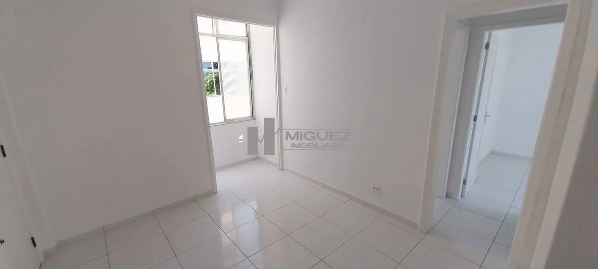 Código 20963 -Apartamento com 2 quartos - Reformado - Tijuca