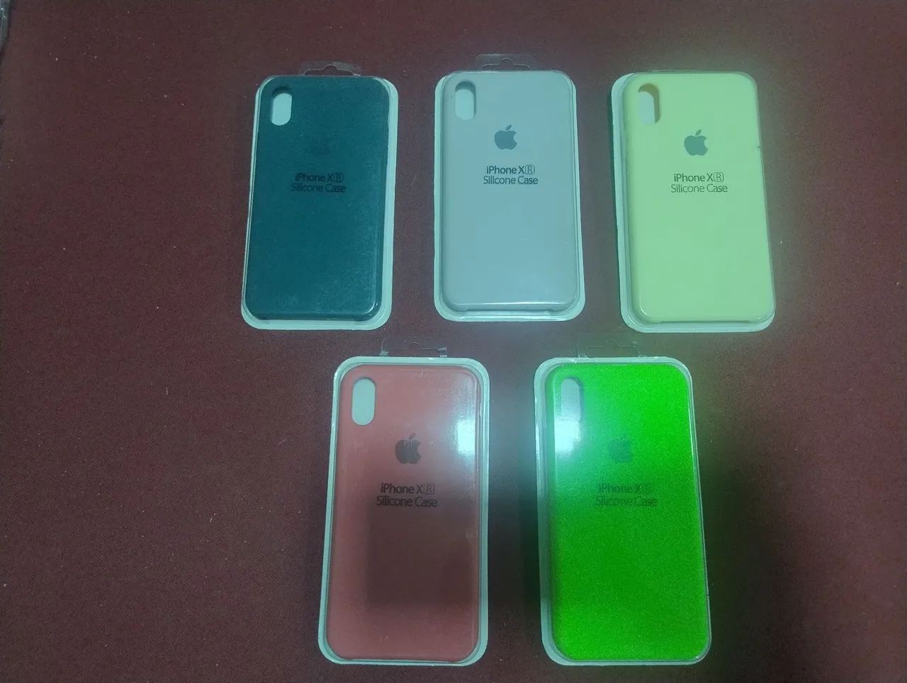 Lote capinhas iPhone, pulseiras de relógio e outros  - Foto 2