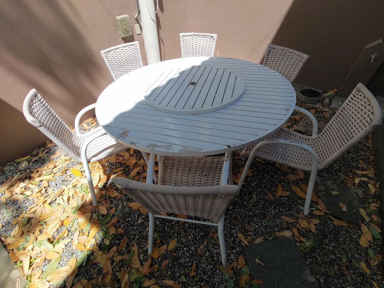 Conjunto de mesa e cadeiras de jardim 1,50m de diâmetro