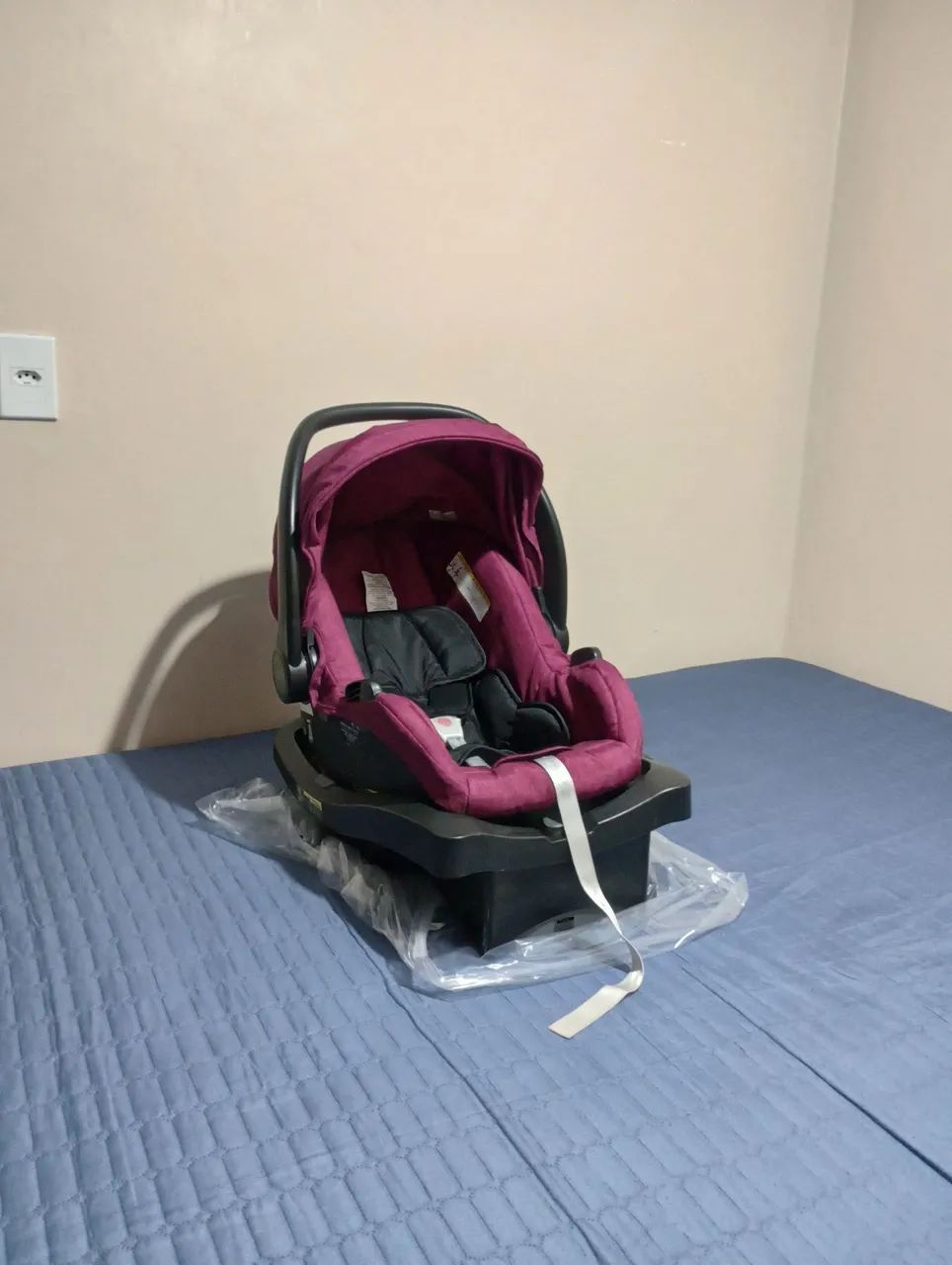 Bebê conforto com BASE ((ACEITO CARTÃO DE crédito OU PAGAMENTO EM DINHEIRO OU PIX)) - Foto 4
