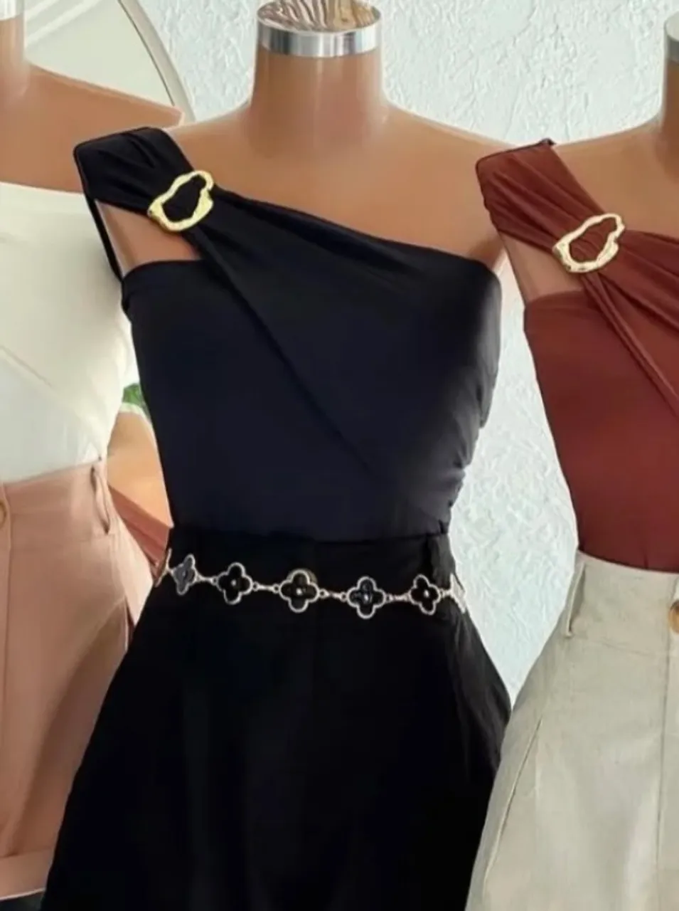 Body com Detalhe Dourado