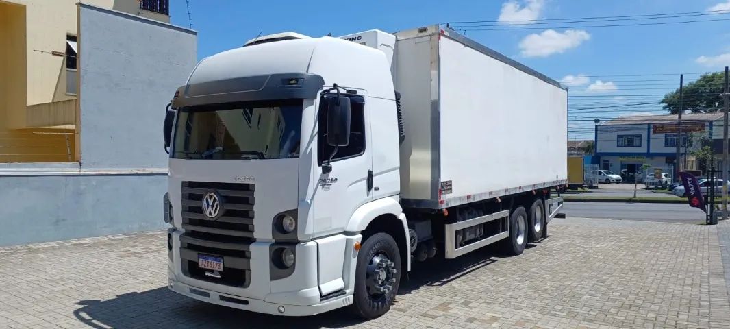 VW CONSTELLATION 24.280 BAU REFRIGERADO 6X2 THERMO KING