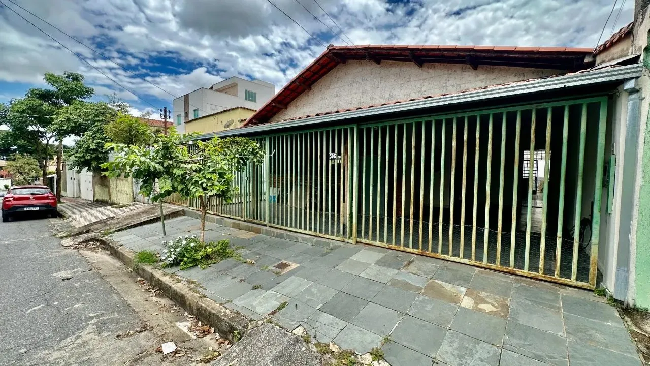 Casa com 6 quartos para alugar em Belo Horizonte