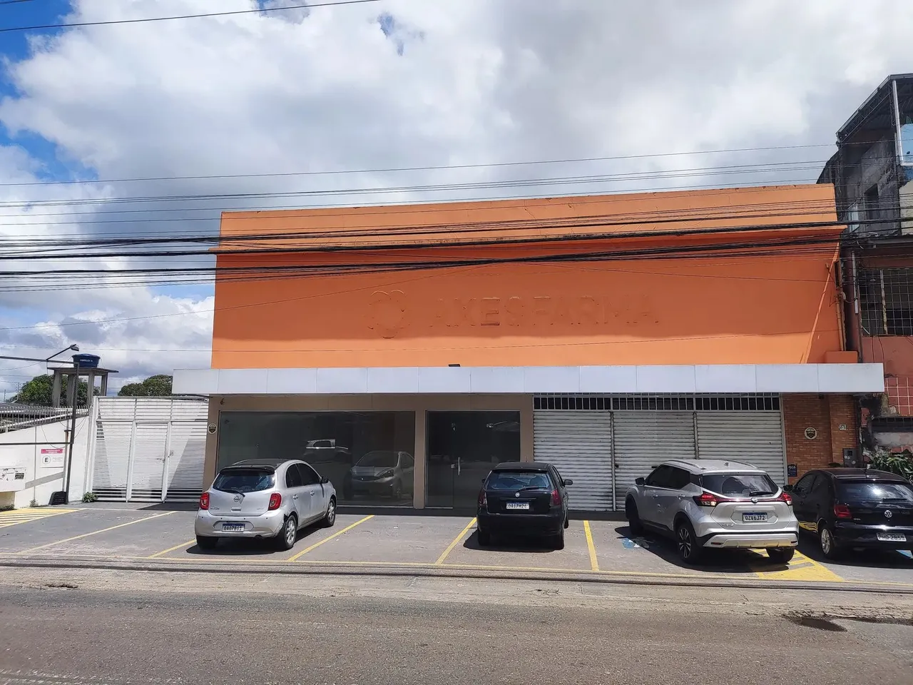 Alugo Prédio todo na Av Laguna - Agende uma visita aqui