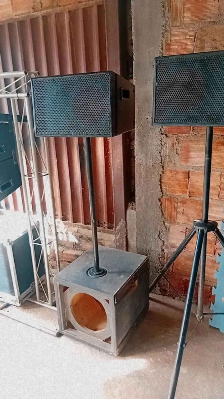 Vendo Caixas Line 8x1 alto falante de 8  - Foto 4