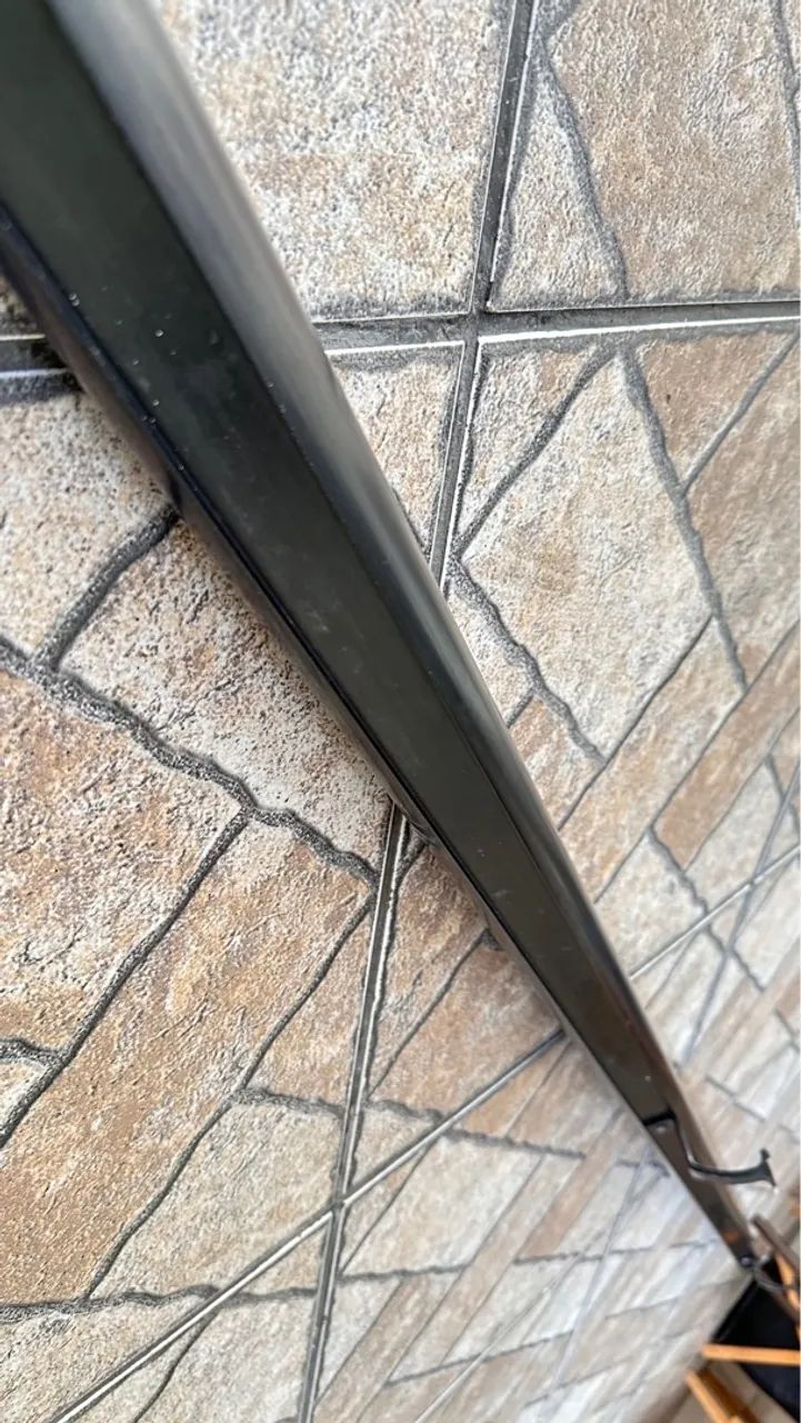 Corrimão em alumínio preto  - Foto 4