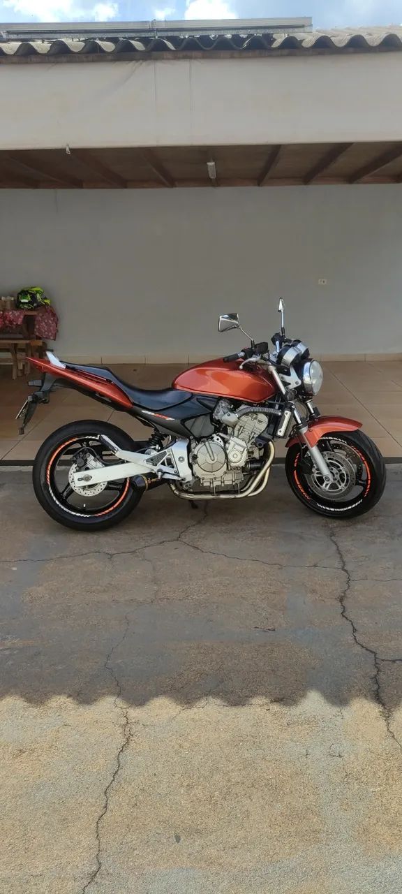 Honda Hornet 600cc carburada 