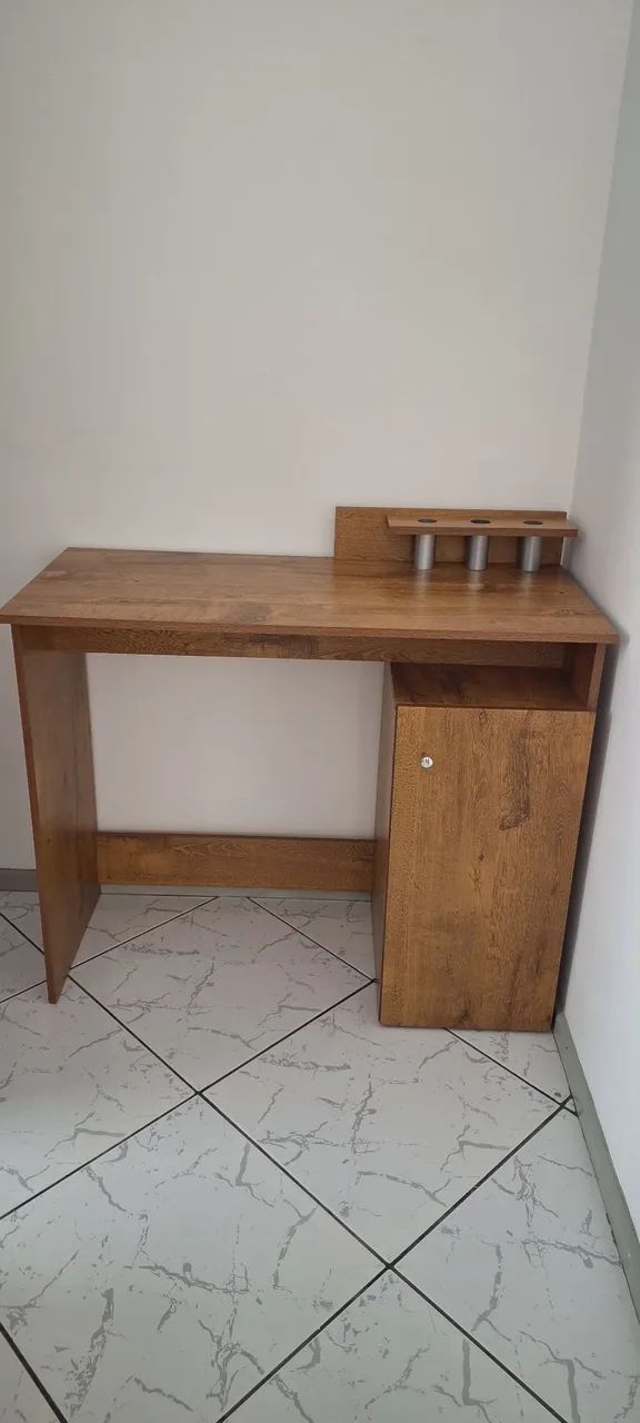 Escrivaninha, mesa para computador com 1 porta. - Foto 5