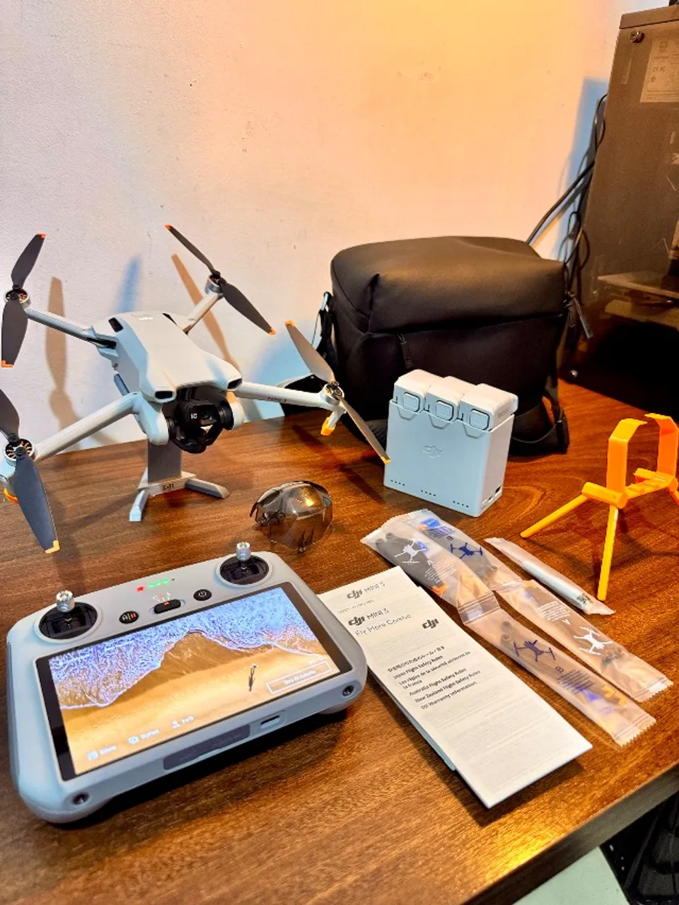 Drone DJI Mini 3 Mini Combo Fly More Combo RC com tela+ BRINDES