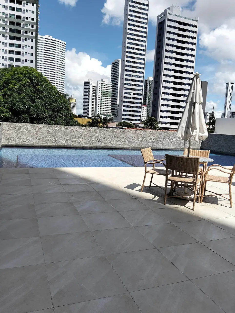 Imóvel para aluguel tem 30 metros quadrados com 1 quarto em Madalena - Recife - PE
