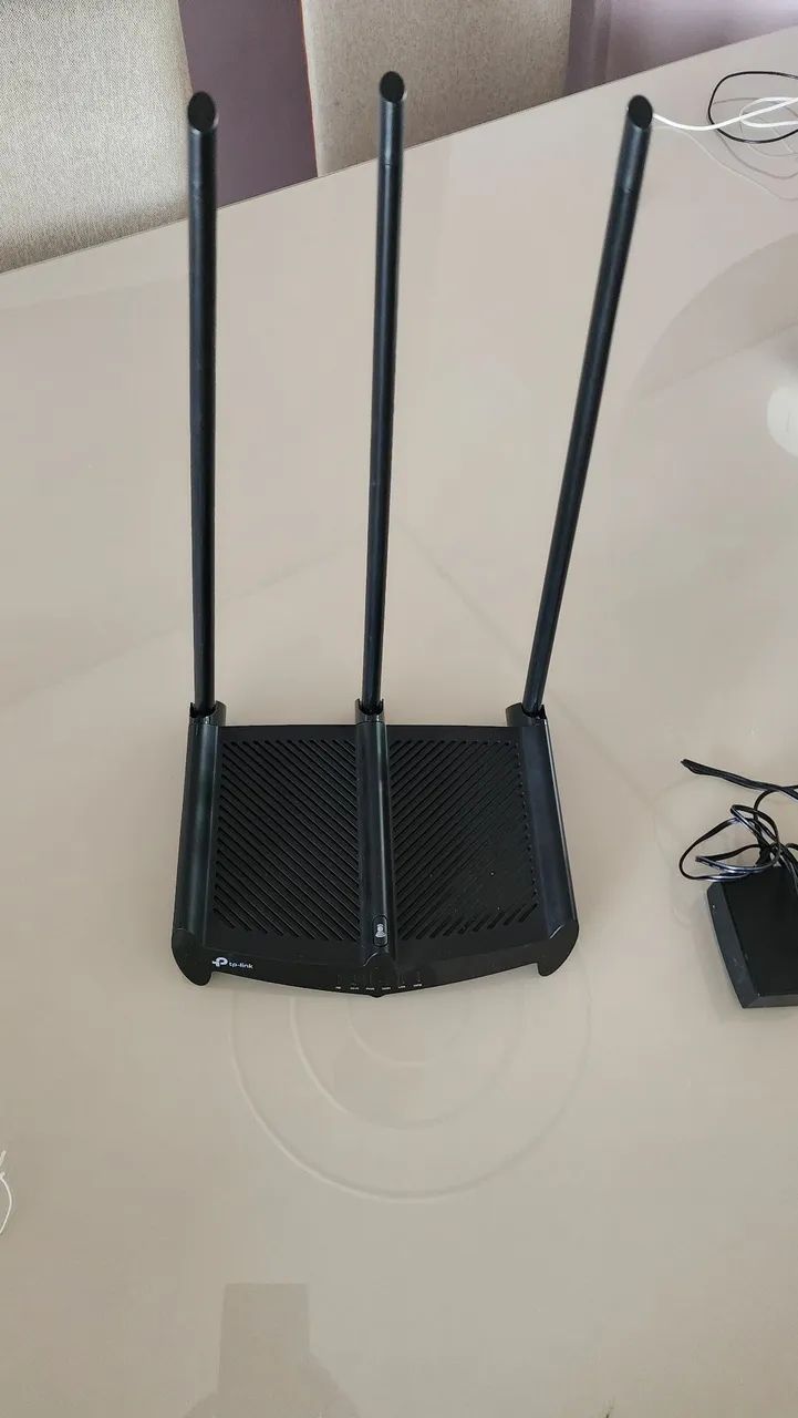 Roteador TP-Link com 3 antenas