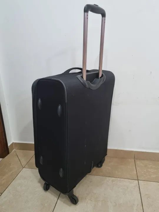 Mala de viagem Média com Rodas 360º Preta - Sestini