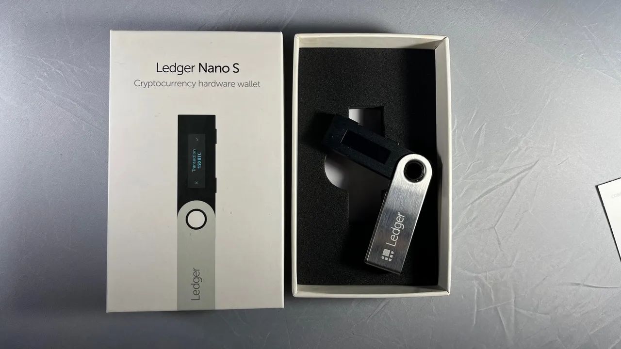 Ledger Nano S - Carteira de Bitcoin Nova e Original (100% Funcional)