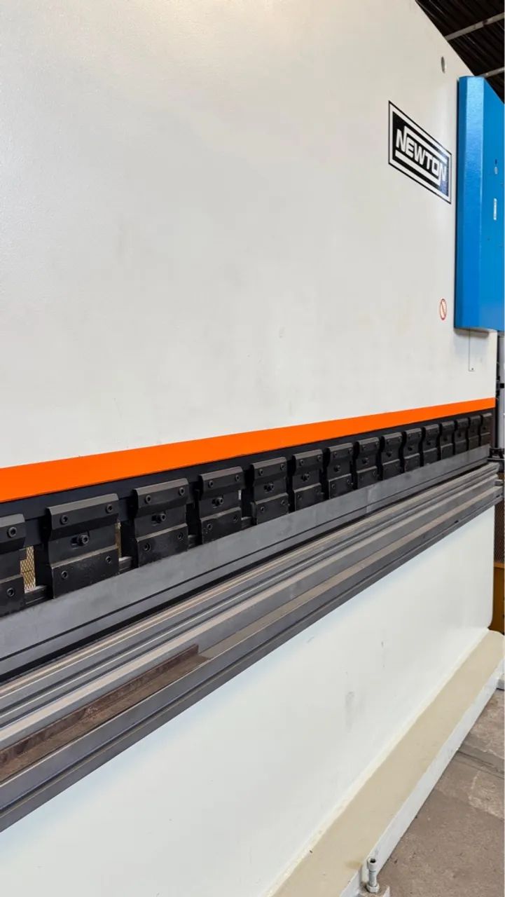 Dobradeira CNC Hidráulica Newton - Foto 5