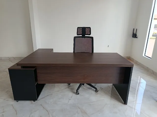 Mesa executiva para escritório