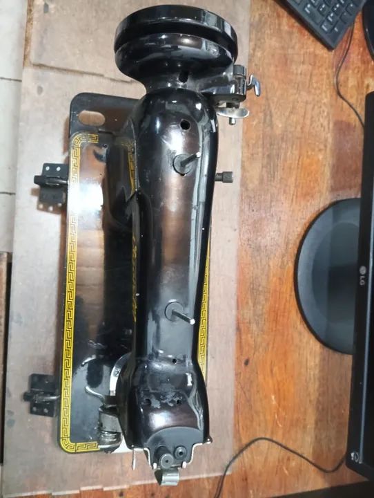 Torro máquina costura vigorelli em ótimo estado por 140 reais vista Pix ou grana Wats 41 9 - Foto 5