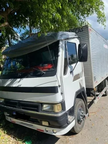 Caminhão baú
