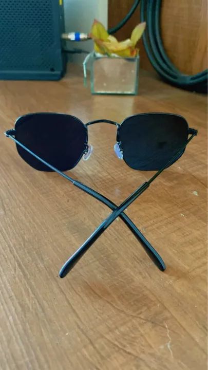 Óculos de Sol Hexagonal Preto. Lente com proteção UV400 ? Armação em acetato ? - Foto 3