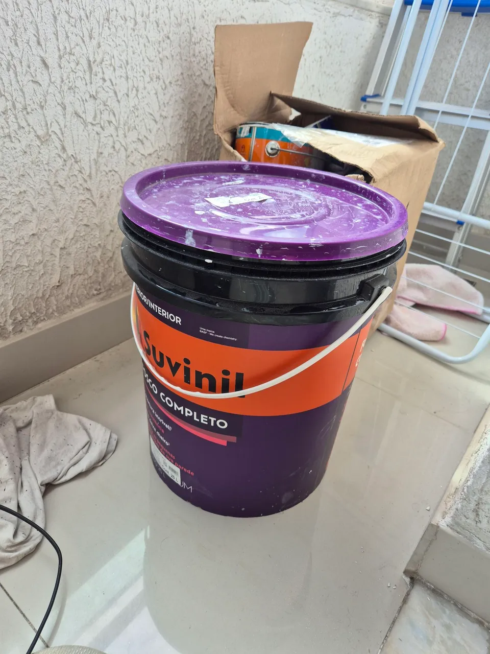 Balde de tinta Suvinil Disco Completo 20L