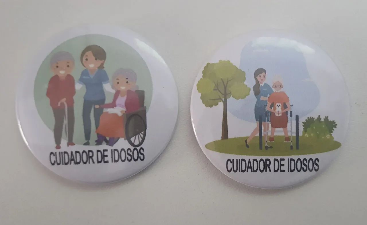 2 Botons Cuidador de Idosos 4,5 cm
