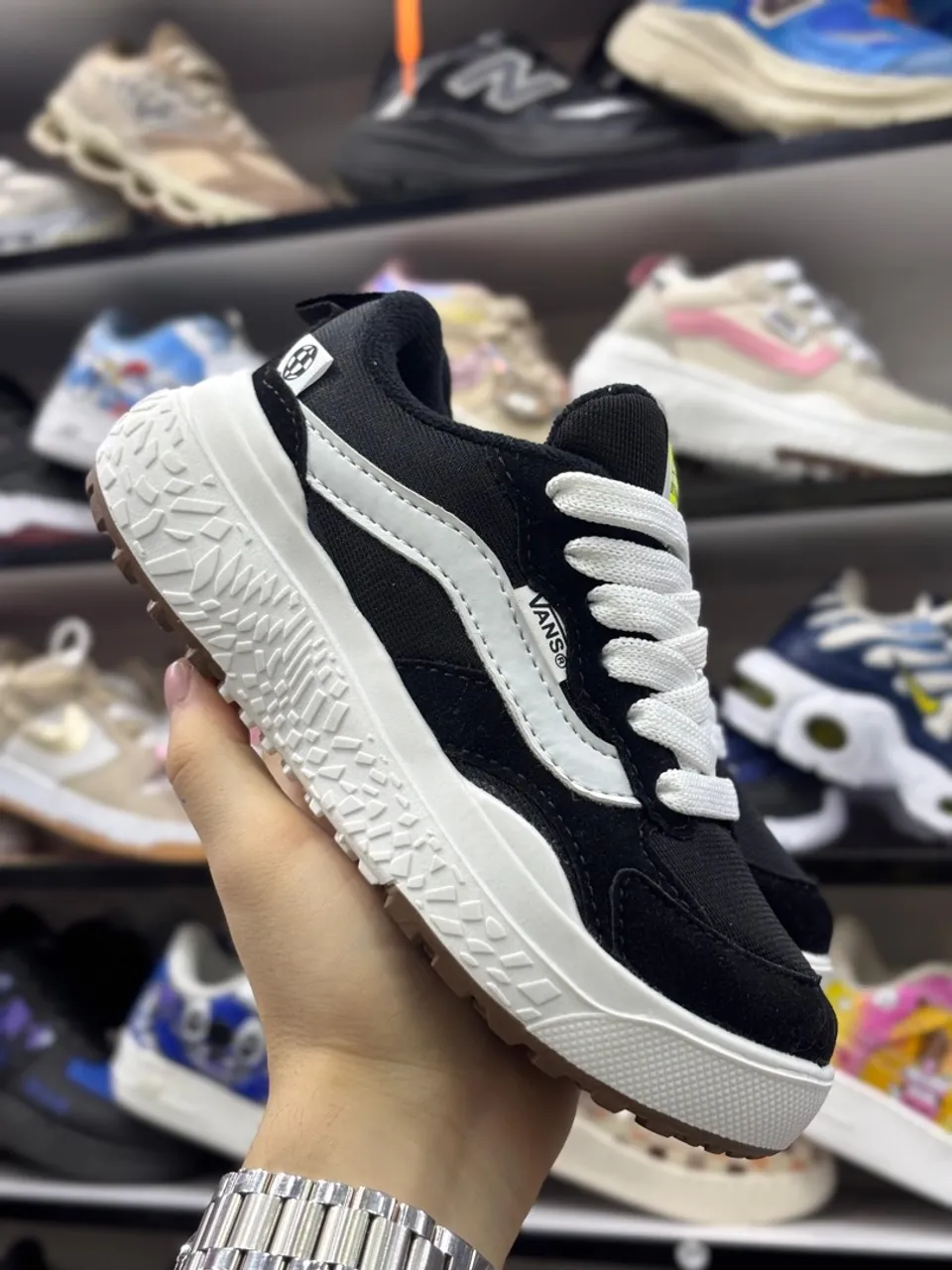 Tênis Vans Preto com Solado Branco