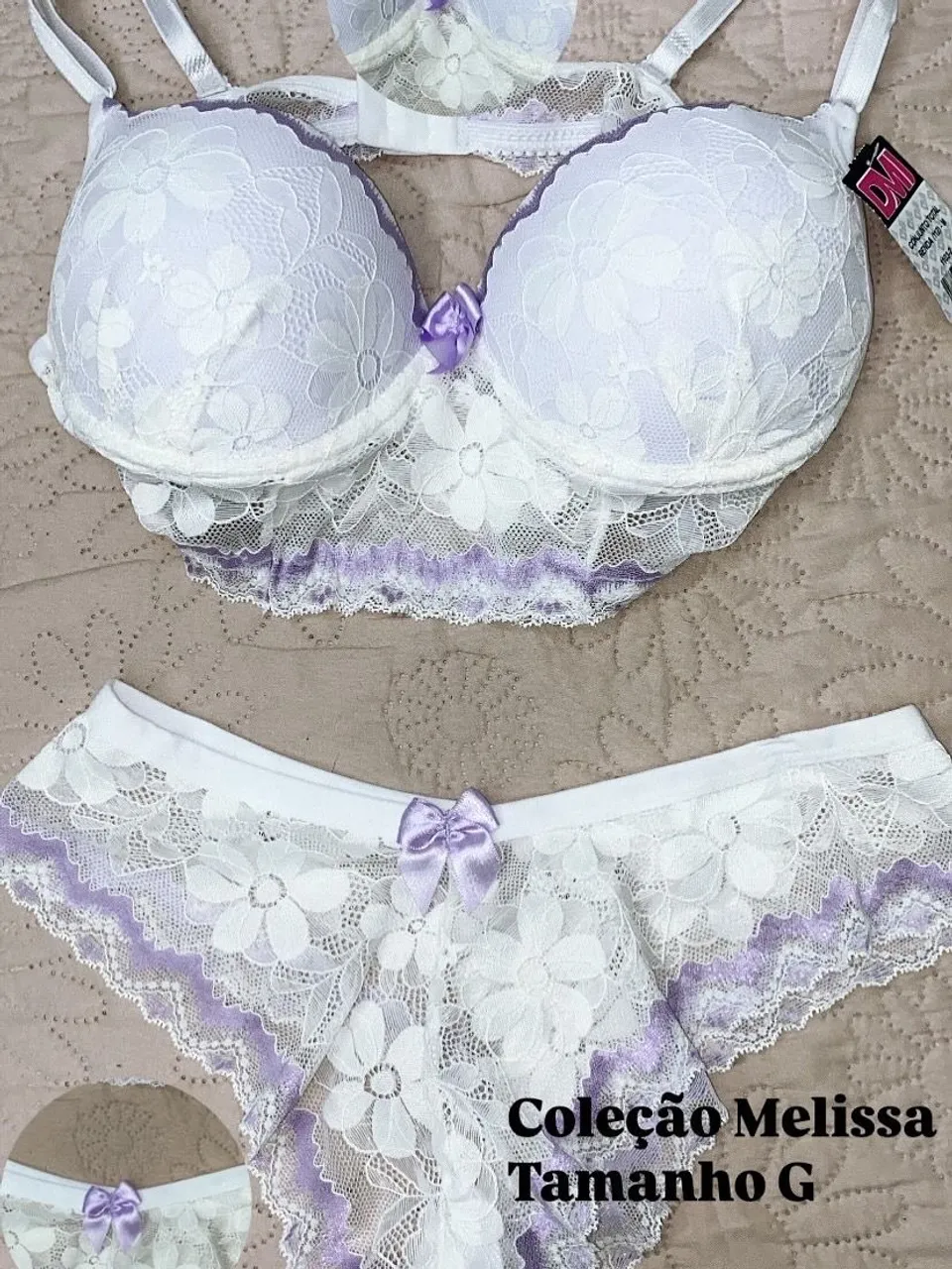 Conjunto Renda Floral Branco e Lilás