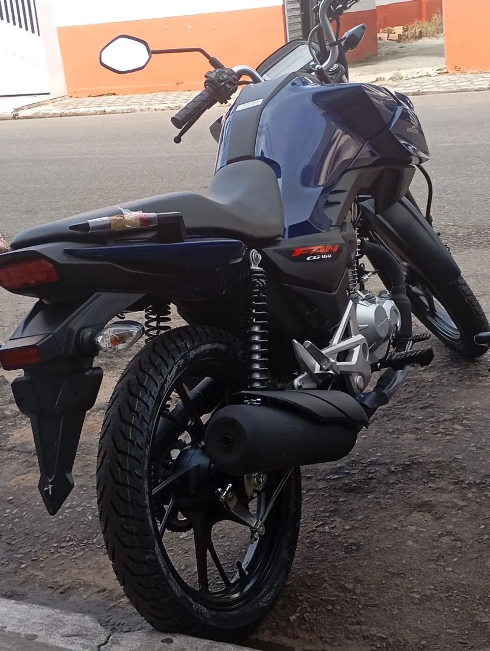 Vende-se uma Fan toda 2025 2025
