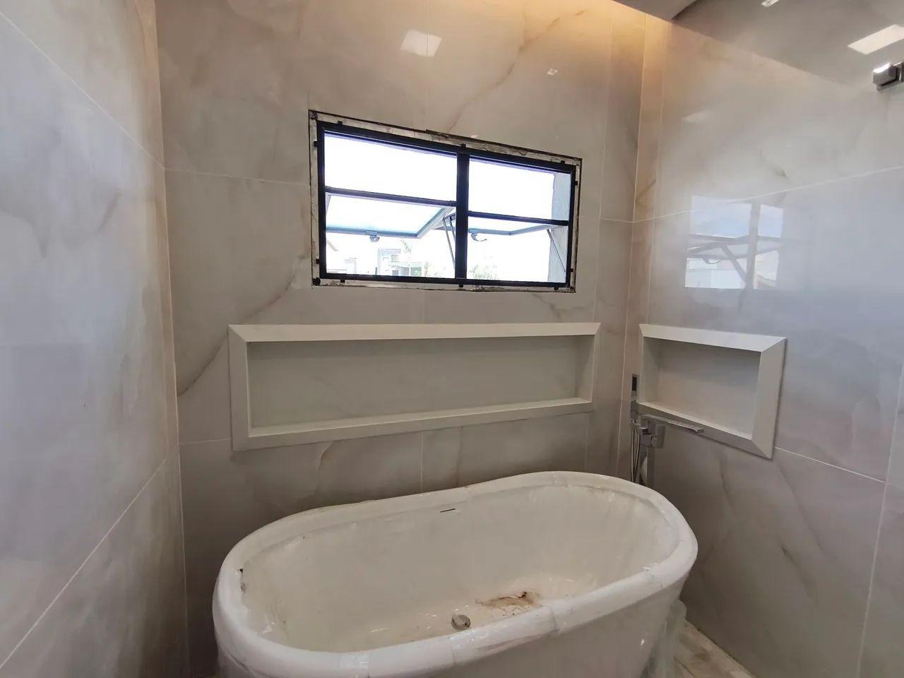 Lavatórios, bancadas e nichos em Porcelanato 