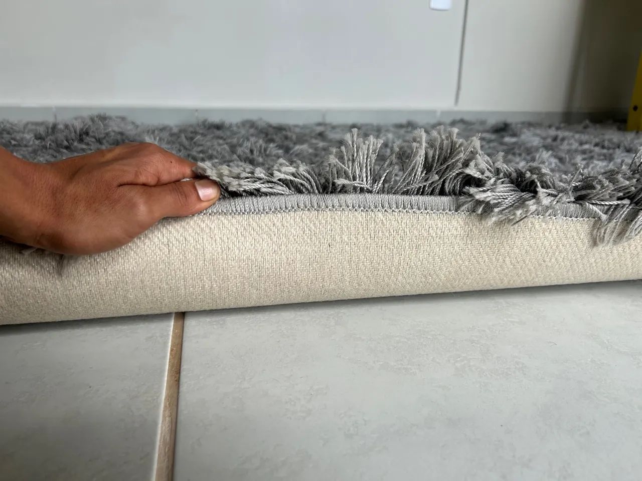 Tapete Peludo Cinza para Sala - Foto 6